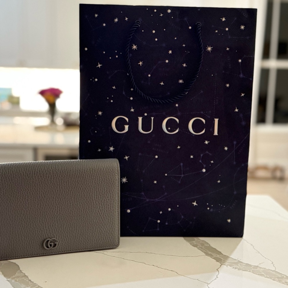 Gucci Charcoal Leather Wallet with Chain